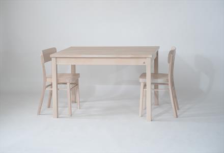 Holztisch aus massiver Buche KASPAROV, 120x80cm, Gastro Bugholzstuhl 1196 Nico, Grösse M41, Holzfarbe weiss transparent