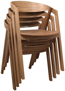 Valente, moderní dubová celodřevěná židle, předností je jednoduché stohování více kusů na sebe